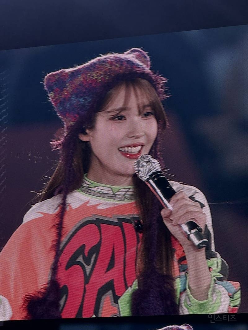 어제자 아이유 H.E.R 콘서트 전광판jpg | 인스티즈