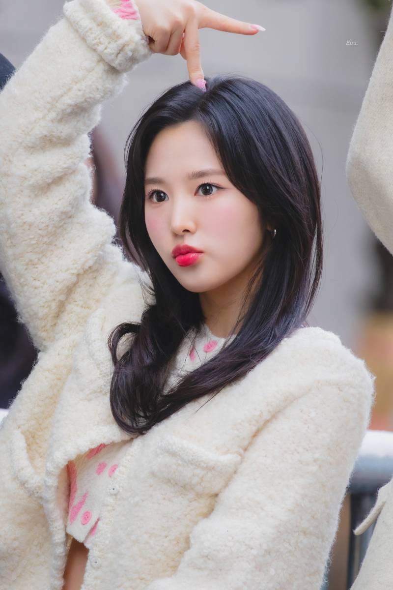 라디오 생방송에서 소녀시대 유리 메시지받고 눈물흘린 아이돌 | 인스티즈