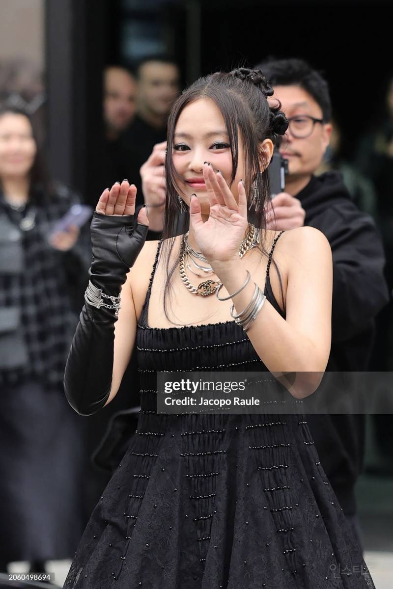 어제자 파리 샤넬 패션위크 제니 게티사진 jpg | 인스티즈