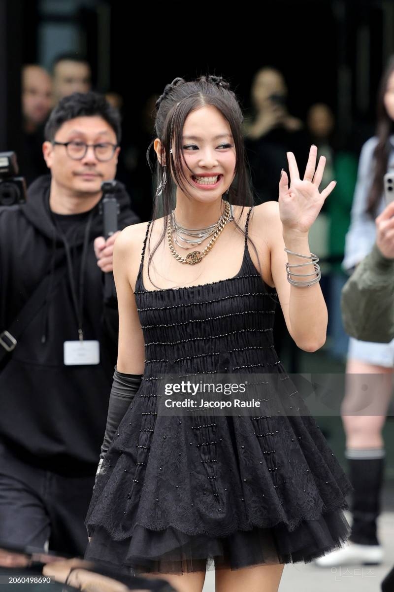 어제자 파리 샤넬 패션위크 제니 게티사진 jpg | 인스티즈