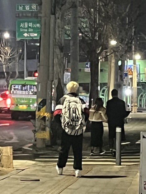 [잡담] 최수빈 호크룩스인 이 바람막이 최수빈이라서 이뻐보이는 거 아니지? | 인스티즈