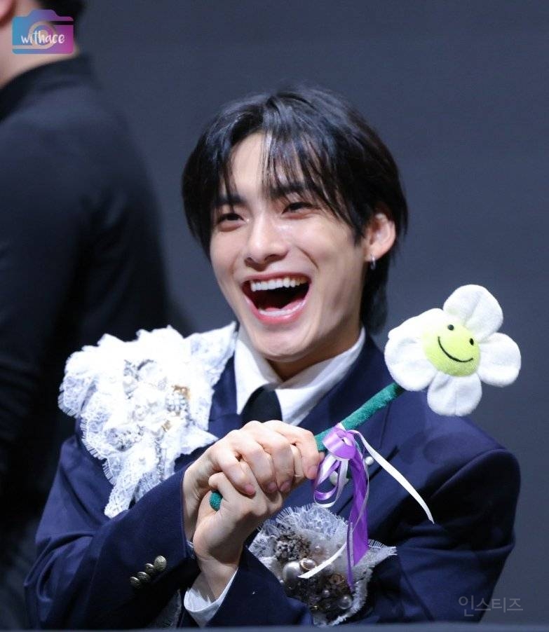 올해 30살인 한 남자 아이돌 미모 수준.jpg | 인스티즈
