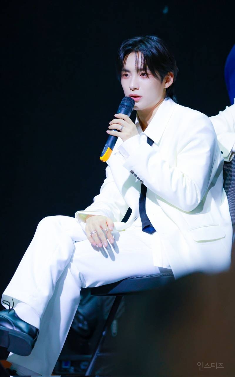 올해 30살인 한 남자 아이돌 미모 수준.jpg | 인스티즈