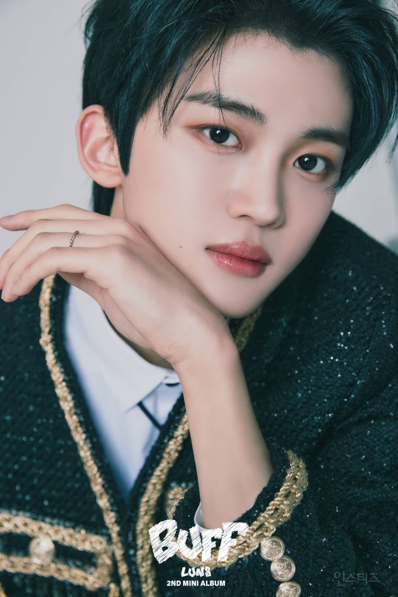 데뷔 1년차에 미모 리즈 찍고 있는 남돌 | 인스티즈