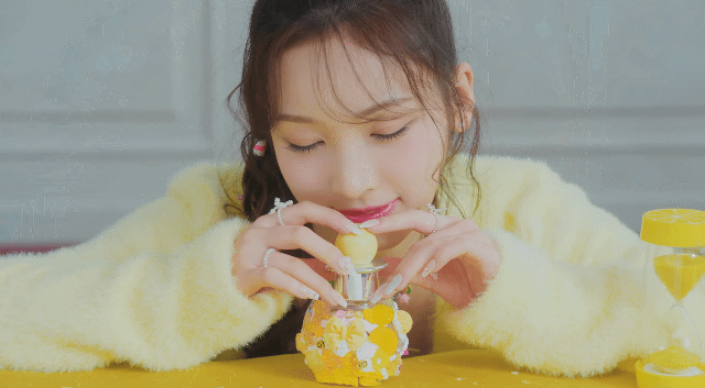 [잡담] 더뮤즈 엔터에서 데뷔하는 첫 걸그룹 리센느 (RESCENE) 멤버들 보고 가세요! 💙💚💜💛🖤 | 인스티즈