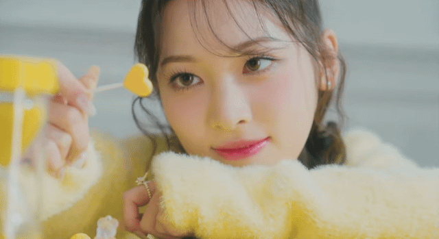 [잡담] 더뮤즈 엔터에서 데뷔하는 첫 걸그룹 리센느 (RESCENE) 멤버들 보고 가세요! 💙💚💜💛🖤 | 인스티즈