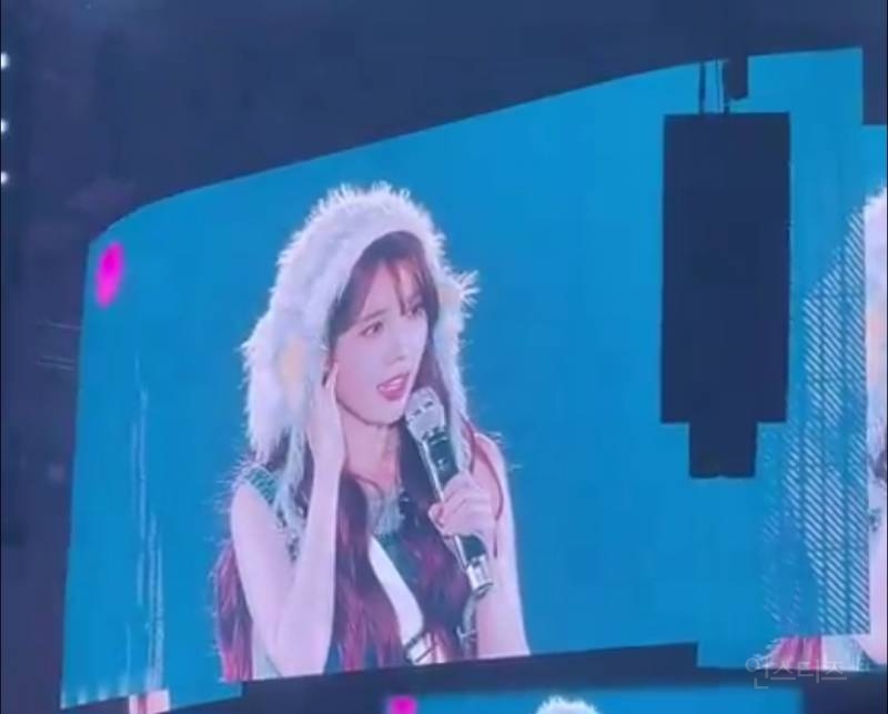어제자 아이유 콘서트 전광판jpg | 인스티즈