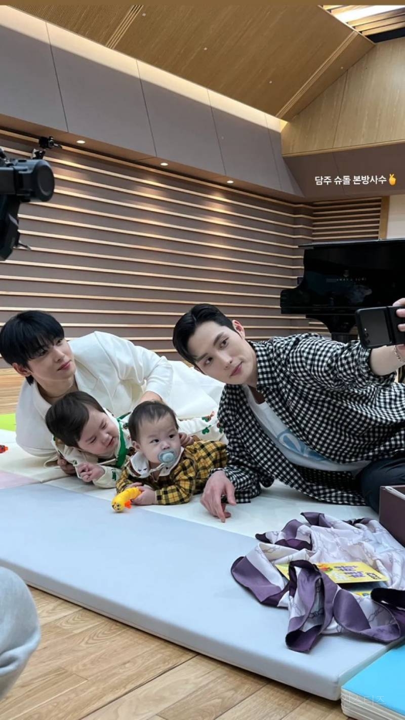 드디어 성사된 차은우와 아기은우의 만남.jpg | 인스티즈