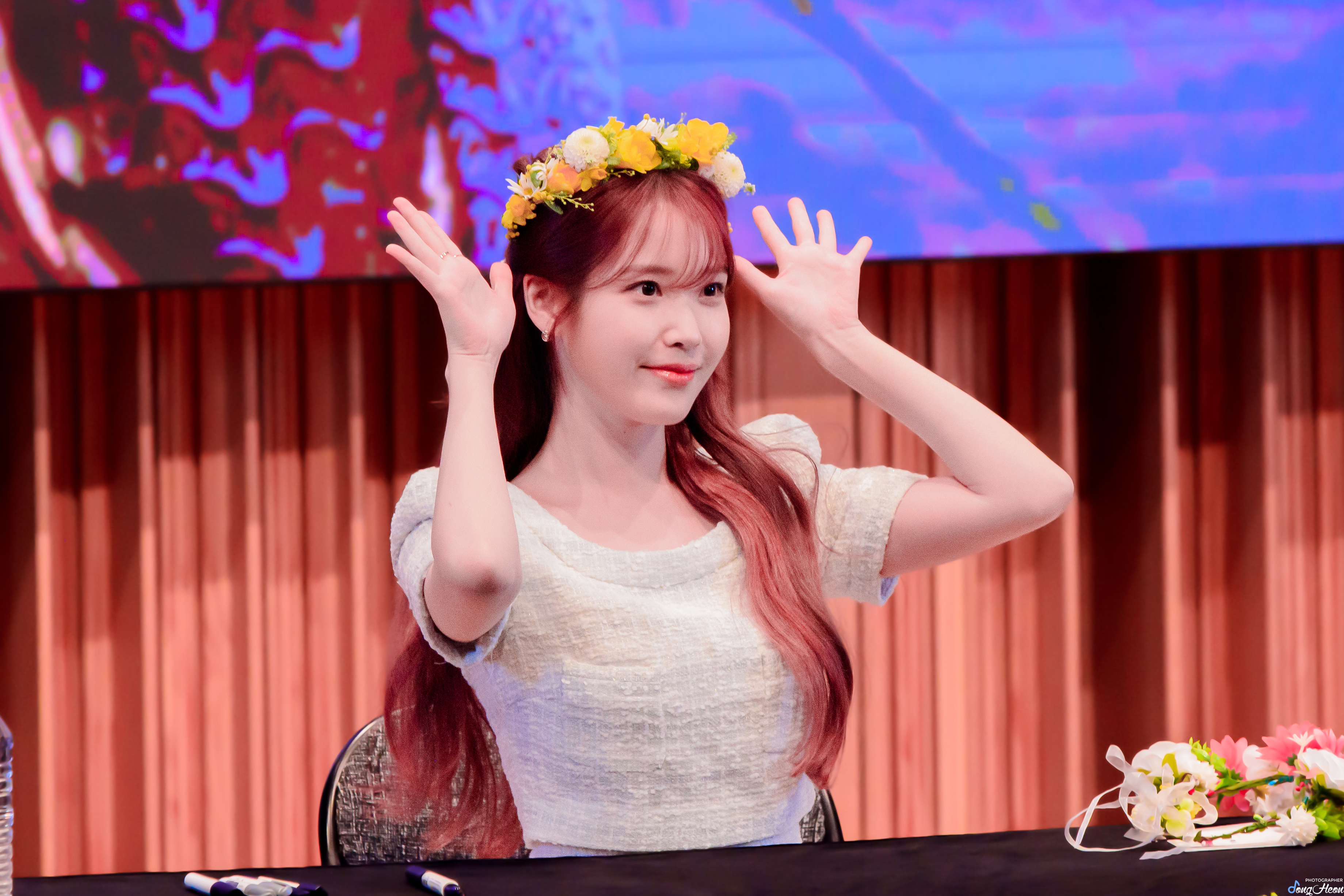 [잡담] 아이유언니 어제 머리띠 몇개 쓴거야 ㅋㅋ | 인스티즈