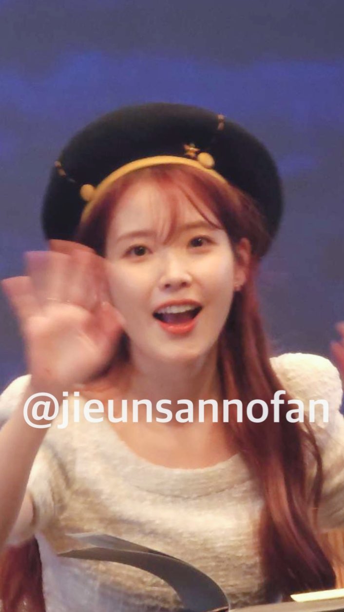 [잡담] 아이유언니 어제 머리띠 몇개 쓴거야 ㅋㅋ | 인스티즈