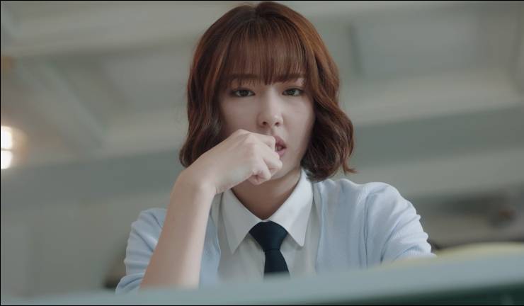 (앉을 자리 없음 주의) 전학 온 날, 앉고 싶은 자리 고르기.jpg | 인스티즈