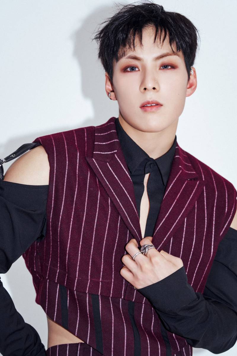16일(토), TAN W SERIES '3TAN' (WORLD Ver.) 1ST ALBUM Solo Concept Photo | 인스티즈