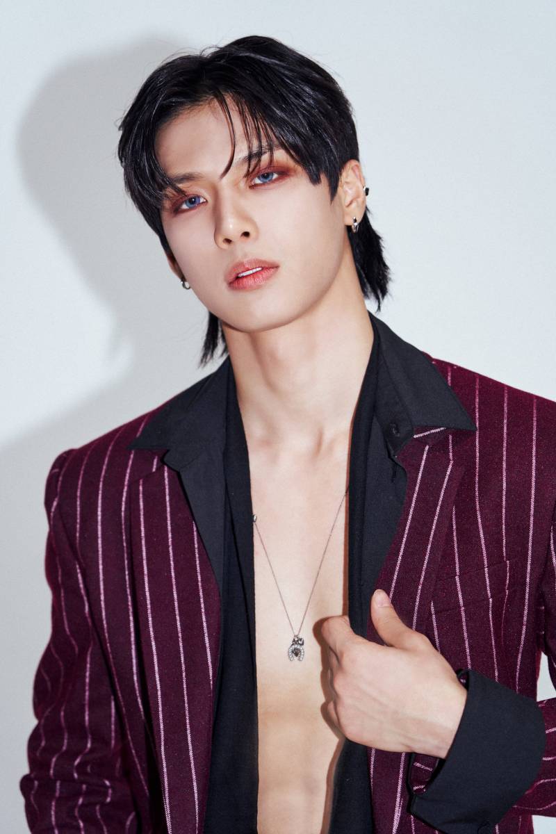 16일(토), TAN W SERIES '3TAN' (WORLD Ver.) 1ST ALBUM Solo Concept Photo | 인스티즈
