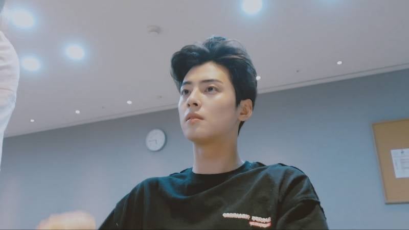 현재 말나오는 차은우 화장 지운 얼굴.jpg | 인스티즈