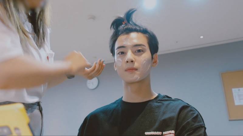 현재 말나오는 차은우 화장 지운 얼굴.jpg | 인스티즈
