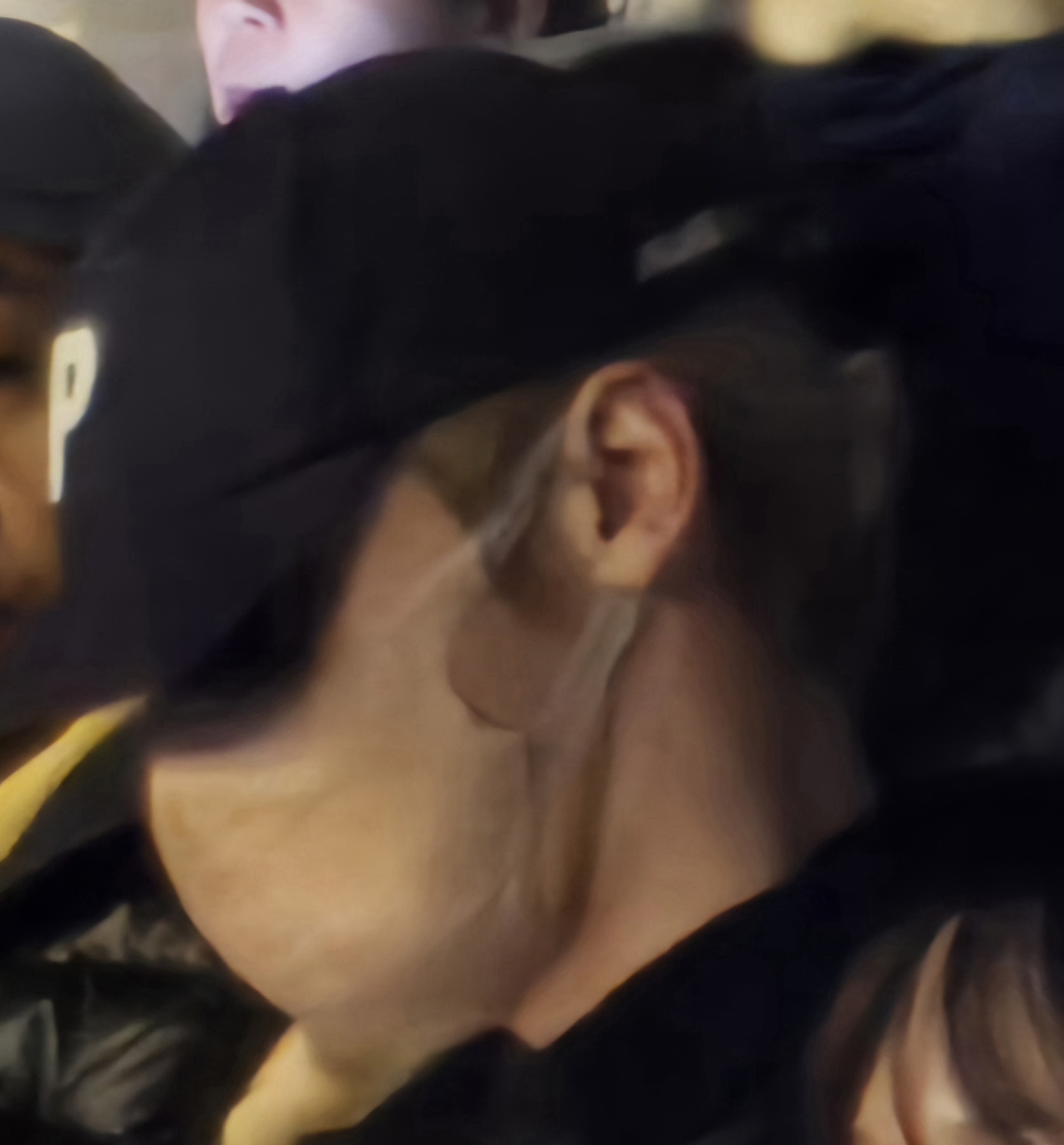 [잡담] 백현이 콘서트 갔다가 뭔가 연예인이신것 같다..했는데 진짜 연예인이셨구낰ㅋㅋㅋ(황민현님) | 인스티즈