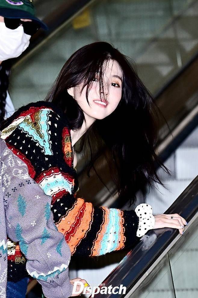 진짜 예쁜 실시간 한소희 입국사진.JPG | 인스티즈