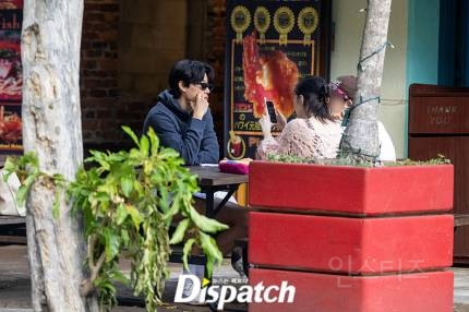 [단독] "폰만 보고, 땅만 봤다"…류준열♥한소희, 하와이 데이트 | 인스티즈