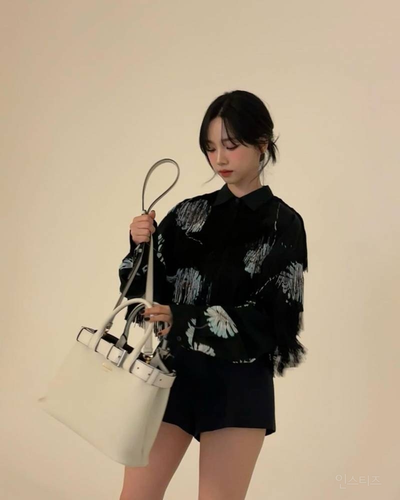 오늘자 카리나 인스타 업뎃jpg fact 프라다 | 인스티즈
