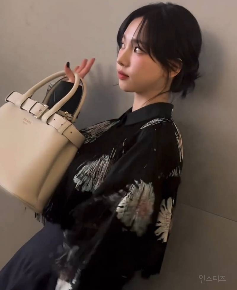 오늘자 카리나 인스타 업뎃jpg fact 프라다 | 인스티즈