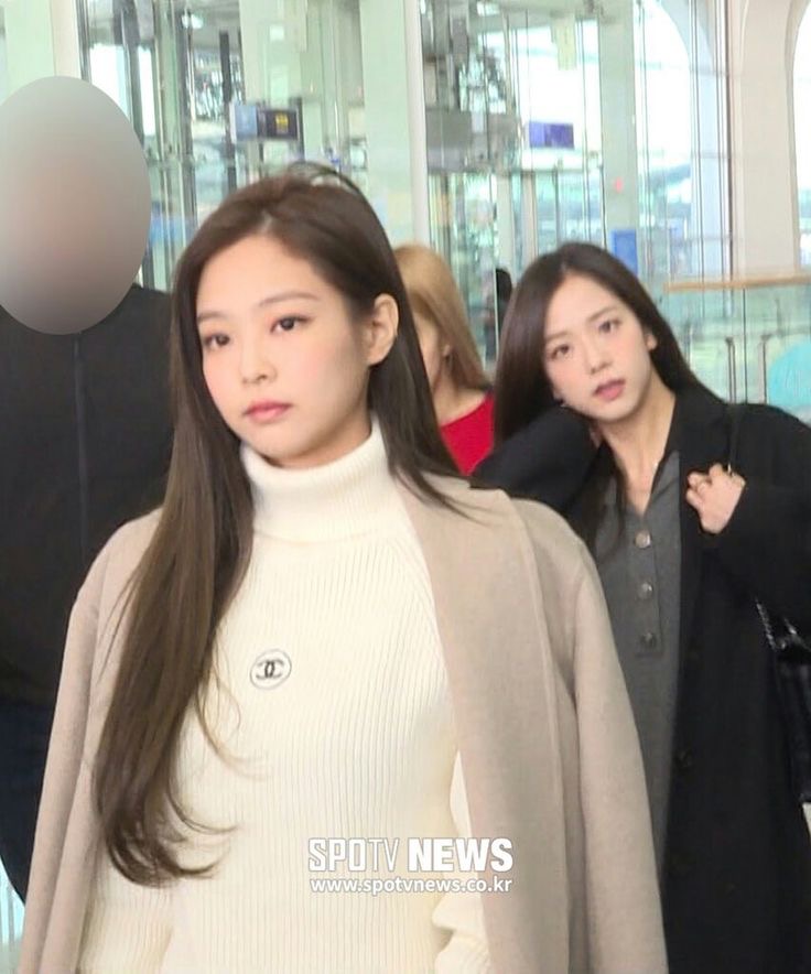 [잡담] 제니 지수 투샷에서 누가 더 눈에 들어와??? | 인스티즈