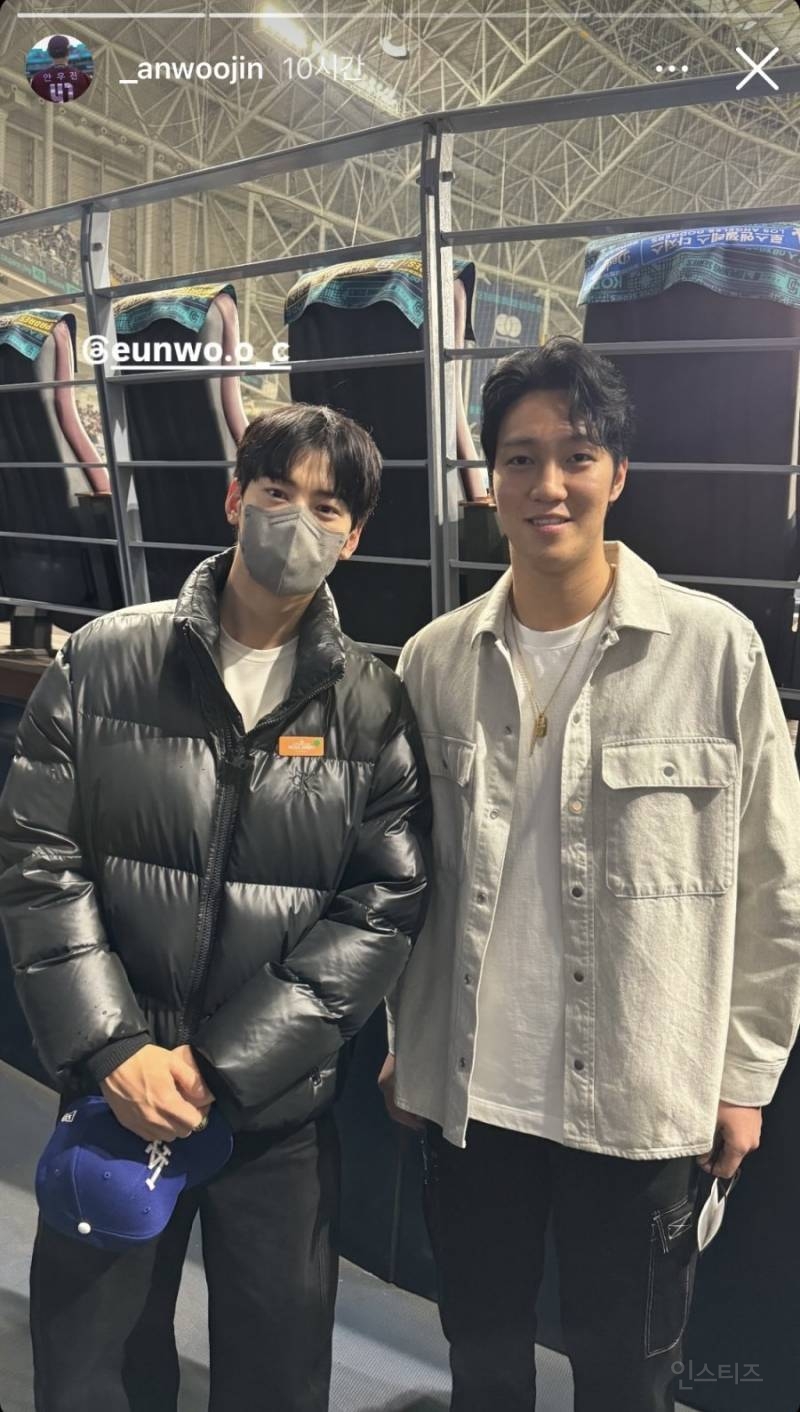키 192cm 야구 선수 옆에 선 차은우.jpg | 인스티즈
