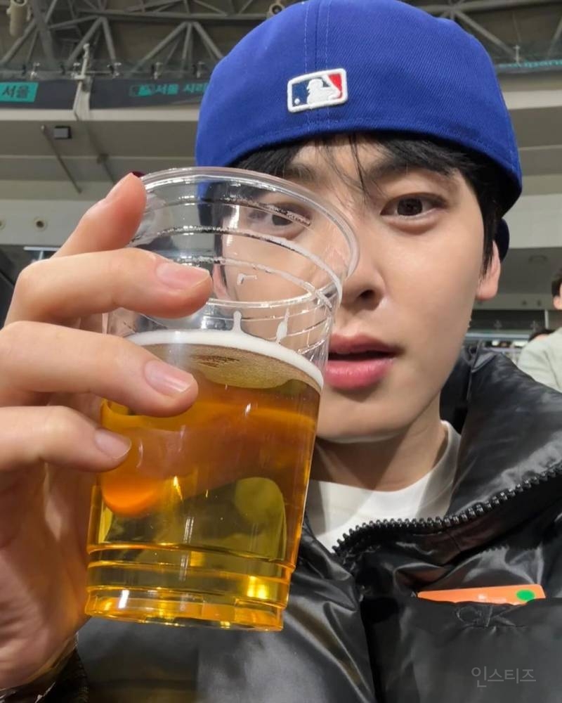 키 192cm 야구 선수 옆에 선 차은우.jpg | 인스티즈