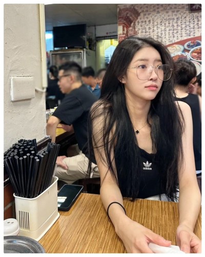 [잡담] 미주 이 목걸이 진짜 좋아하고 애착템인가봄 | 인스티즈
