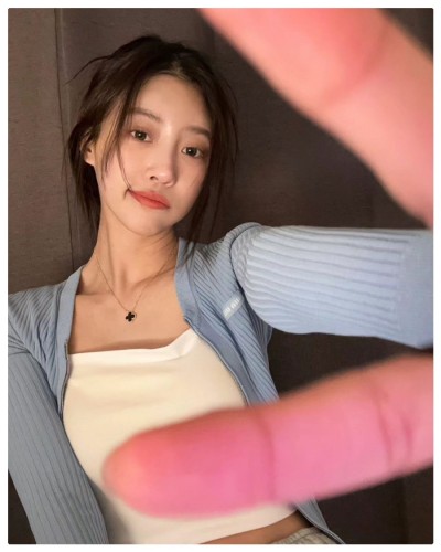 [잡담] 미주 이 목걸이 진짜 좋아하고 애착템인가봄 | 인스티즈