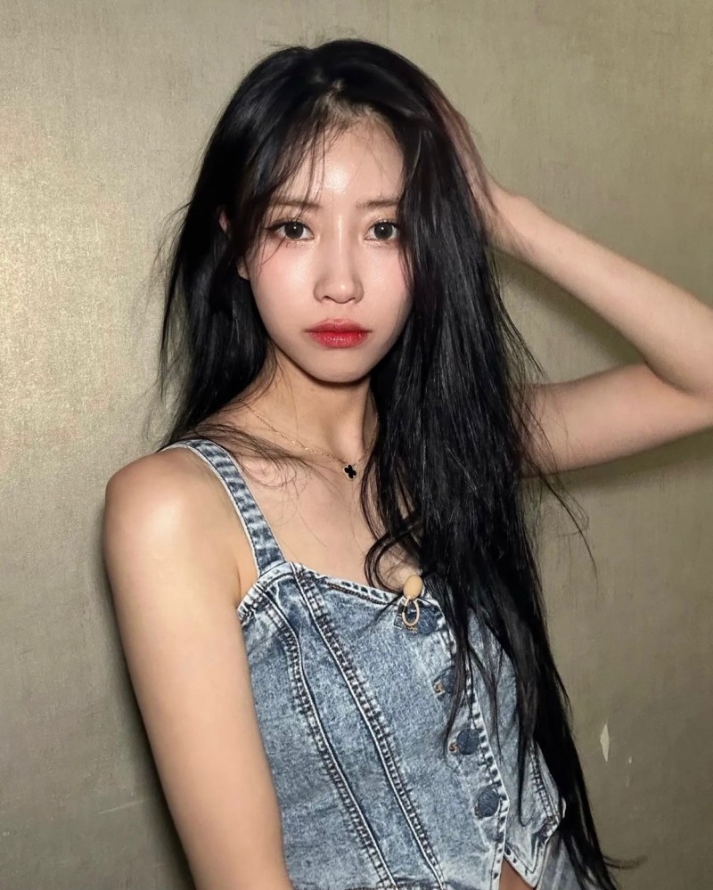 [잡담] 미주 이 목걸이 진짜 좋아하고 애착템인가봄 | 인스티즈