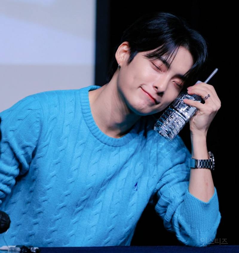 혼자 드레스 코드 안내 못 받은 듯한 사람.jpg | 인스티즈