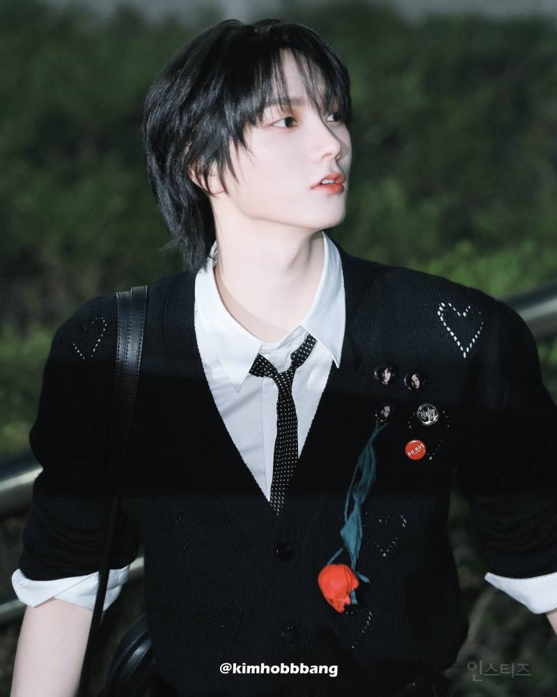 별명이 최강어깨라는 남자 아이돌.jpg | 인스티즈