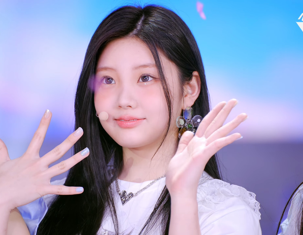 [잡담] 윤아 혼자 그림체 다른거같긴하다 | 인스티즈