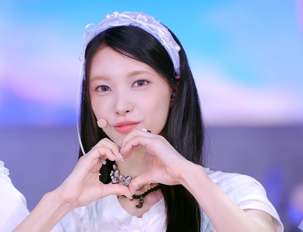 [잡담] 윤아 혼자 그림체 다른거같긴하다 | 인스티즈