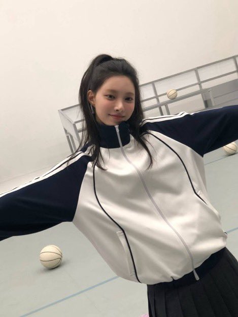 [잡담] 아일릿 윤아 진짜 카리나 느낌난다 | 인스티즈