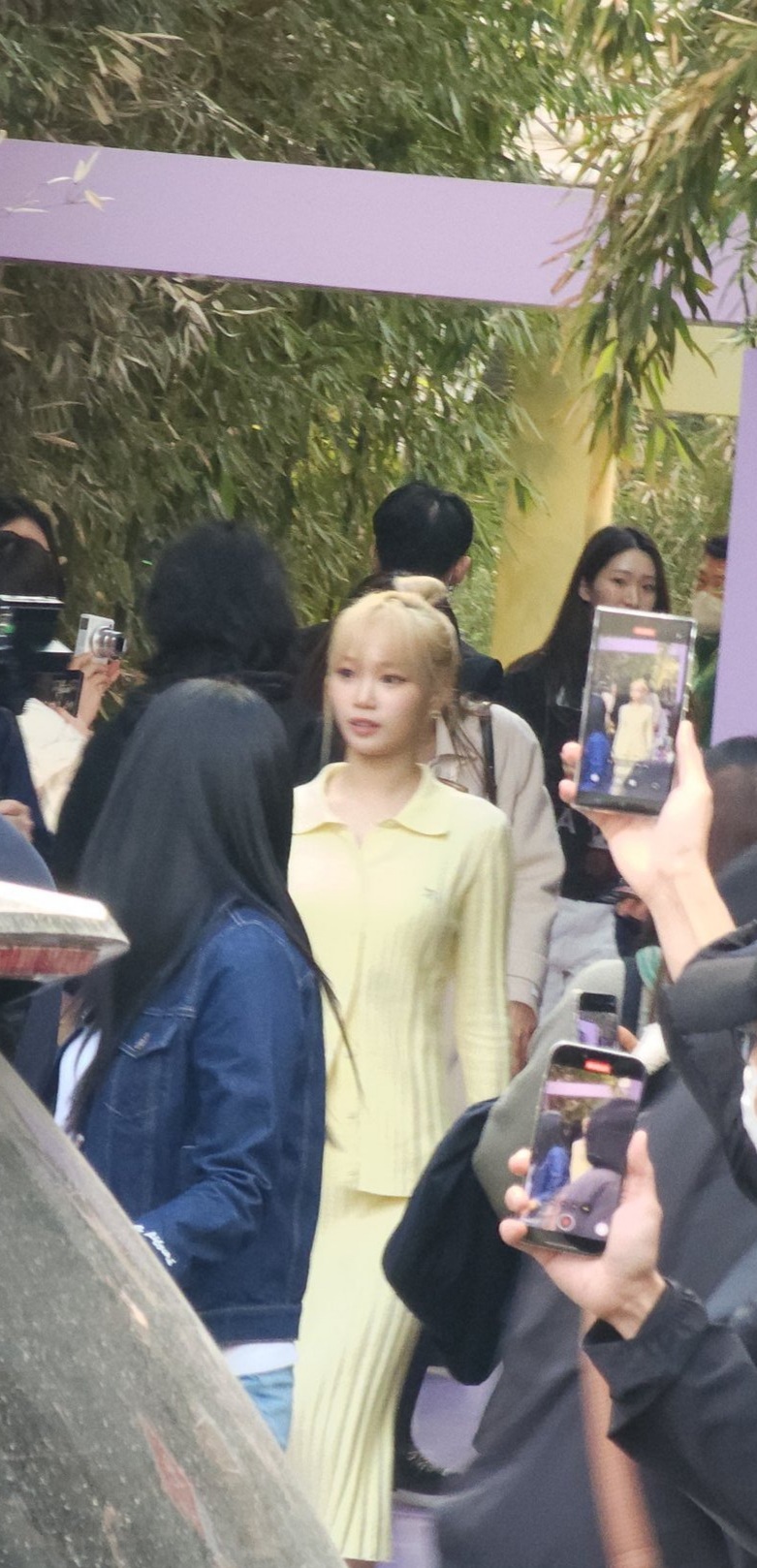 [잡담] 와 김채원 실물보니까 진짜 귀엽고 여리여리하구나 | 인스티즈
