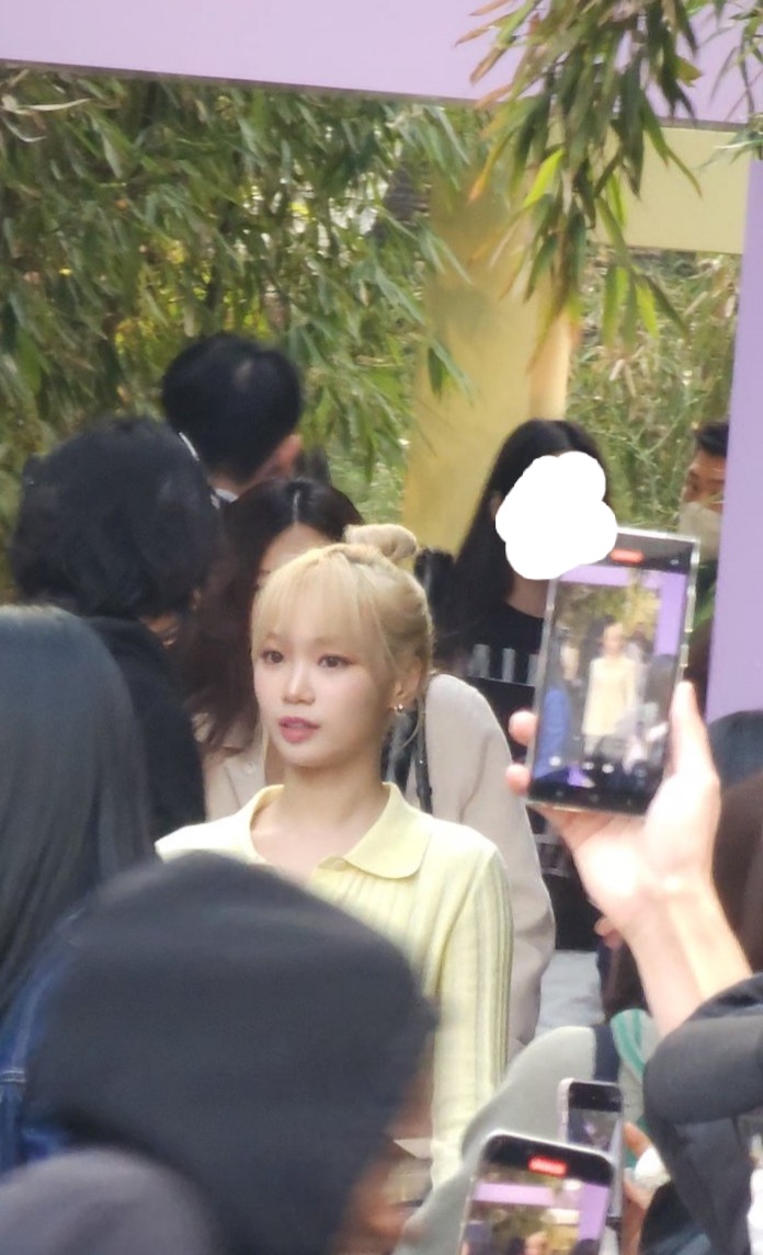 [잡담] 와 김채원 실물보니까 진짜 귀엽고 여리여리하구나 | 인스티즈