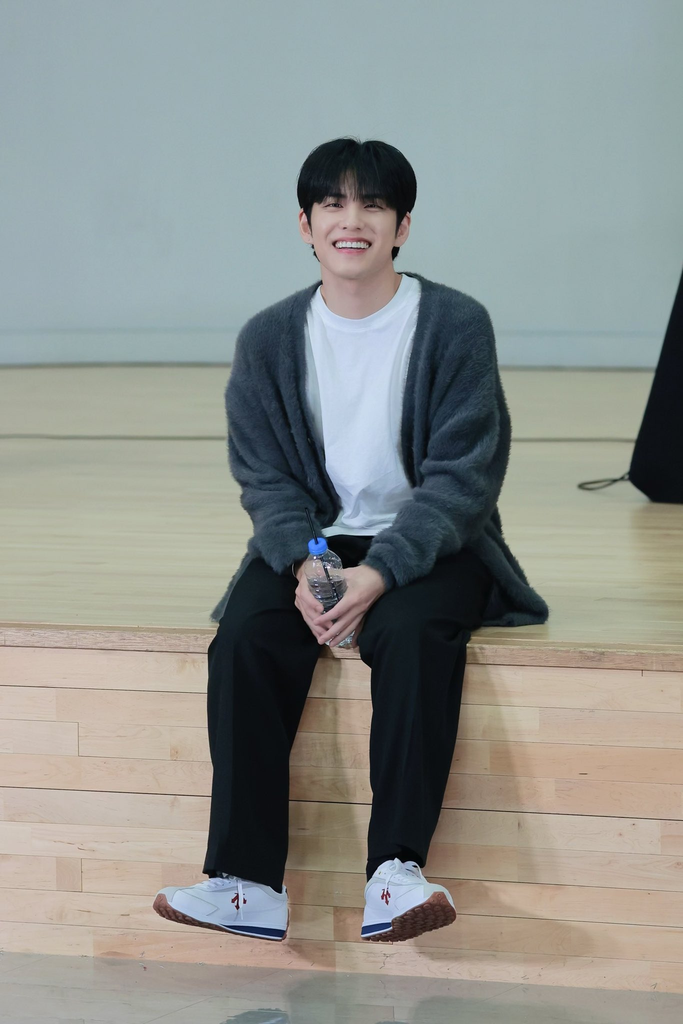 [잡담] 원필 이 얼굴로 본인은 섹시다 귀여운거 싫다고 한 게 어이엄슴 | 인스티즈