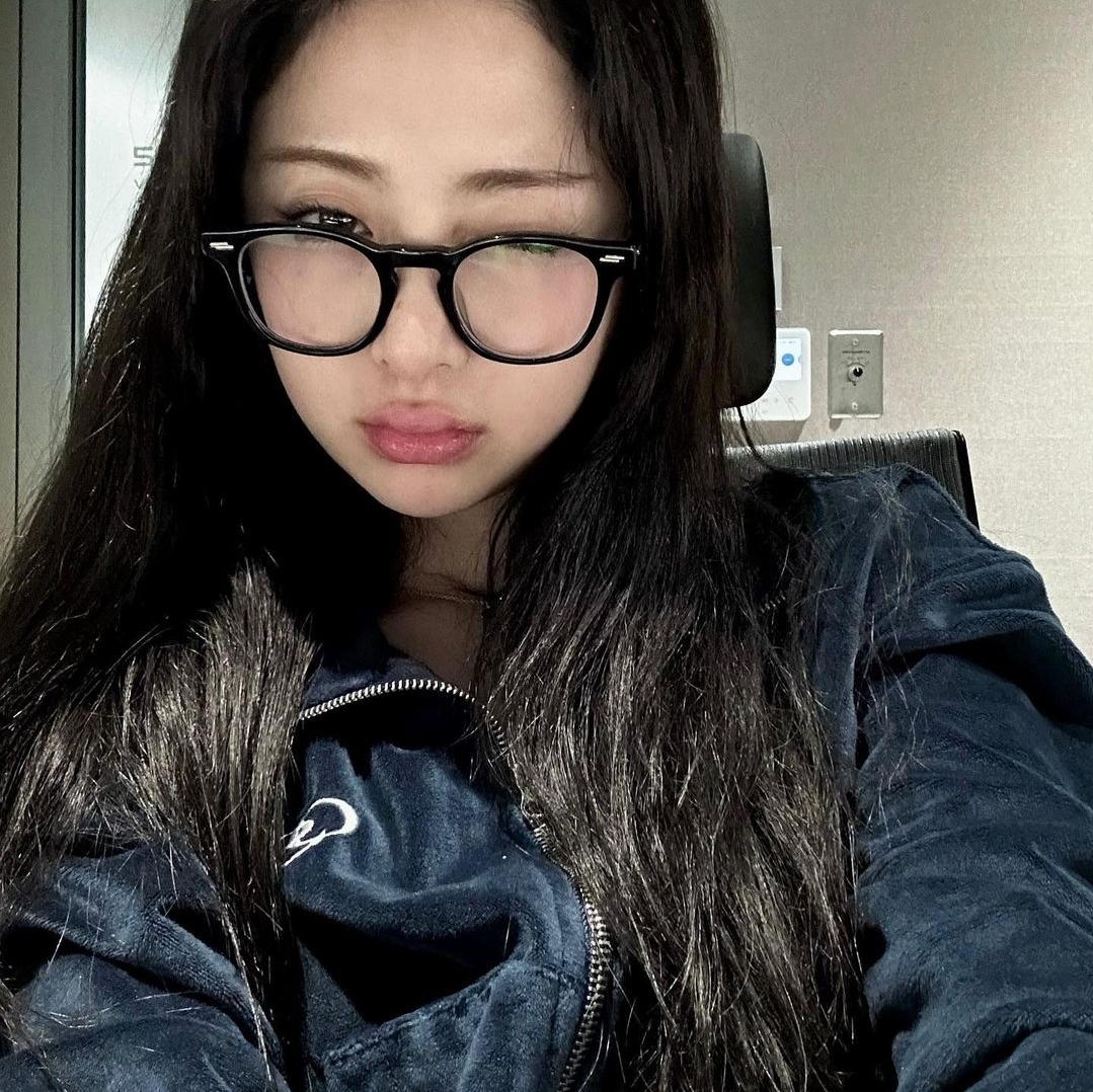 [잡담] 데뷔 2년이 안됐는데 12가지 머리했다는 4세대 여돌 | 인스티즈