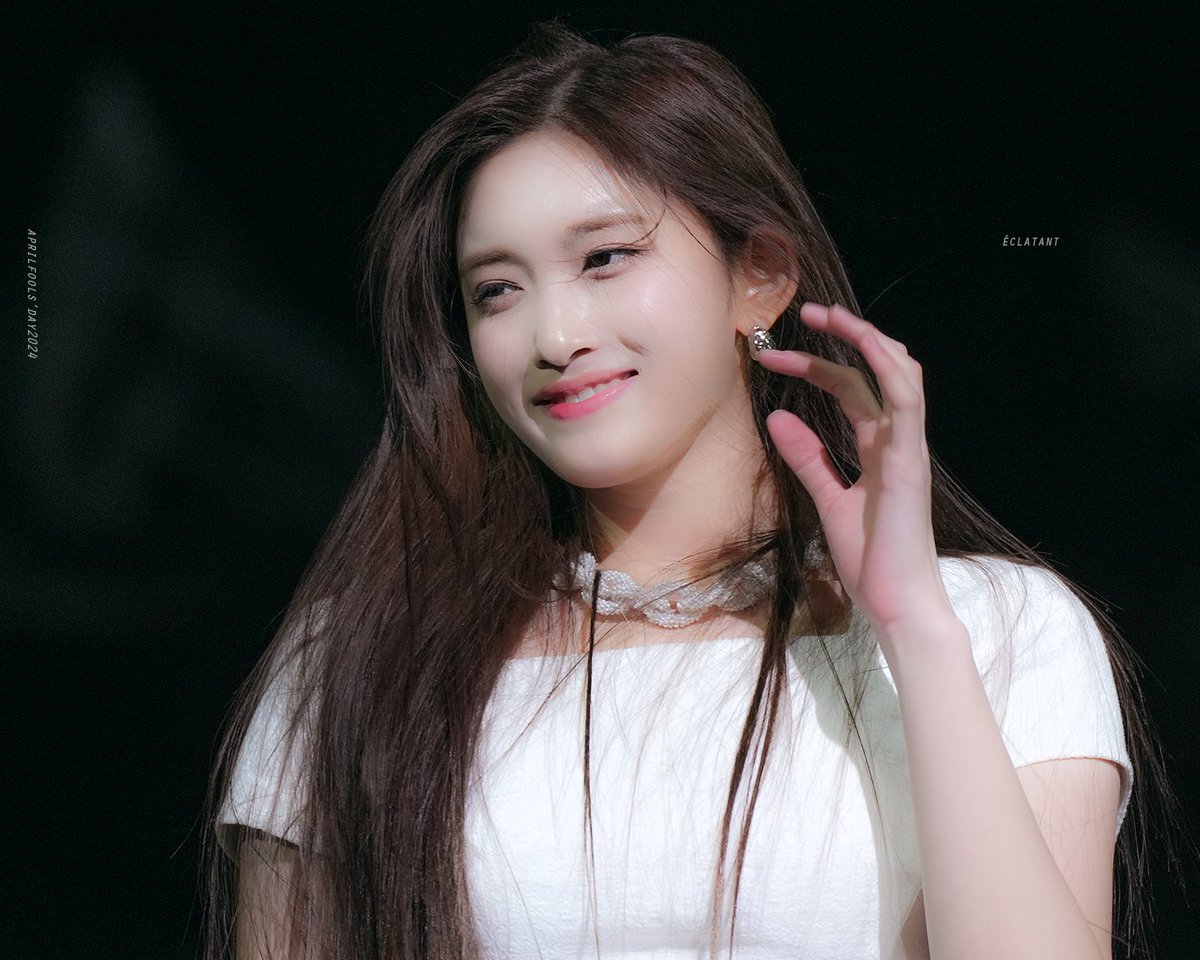 [잡담] 현재 홈마가 올려준 설윤 지젤 이서 | 인스티즈
