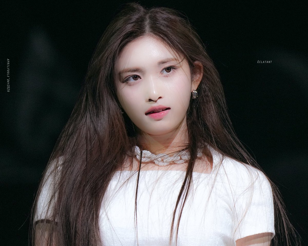 [잡담] 현재 홈마가 올려준 설윤 지젤 이서 | 인스티즈
