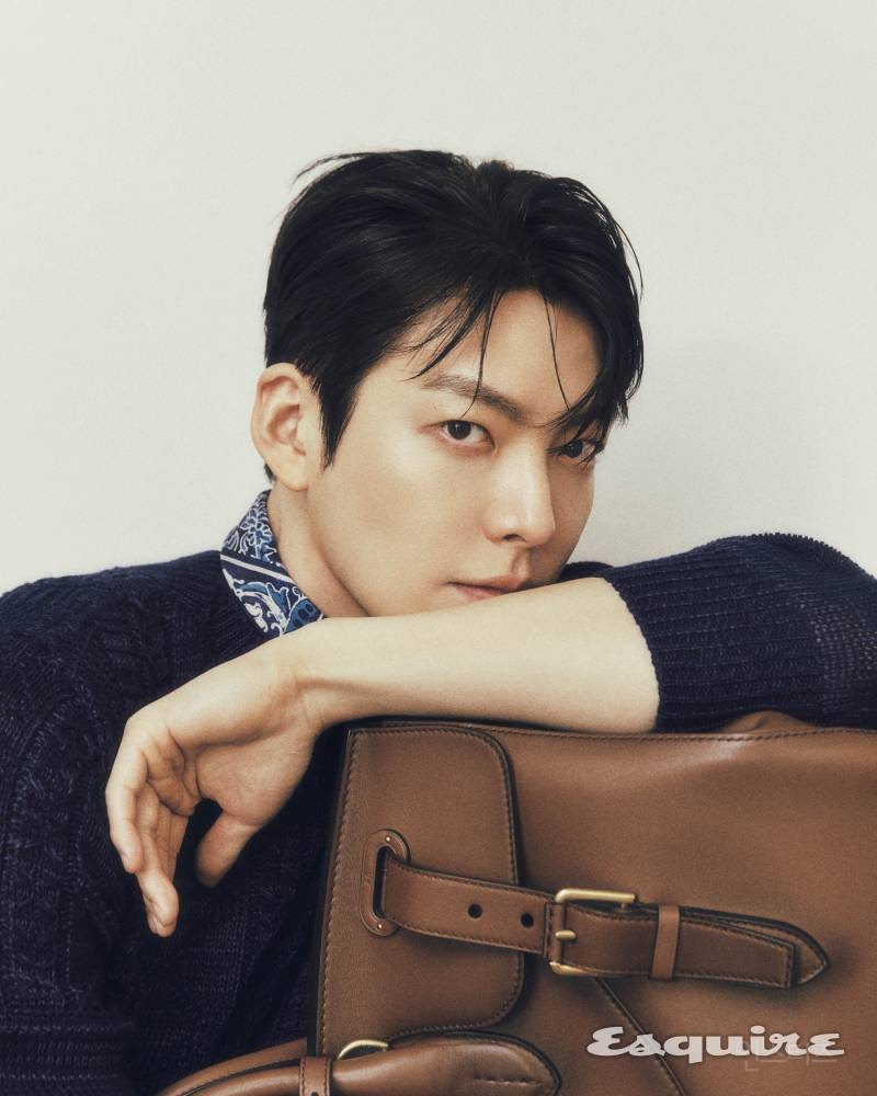 에스콰이어 x 김우빈 4월 커버 화보 | 인스티즈