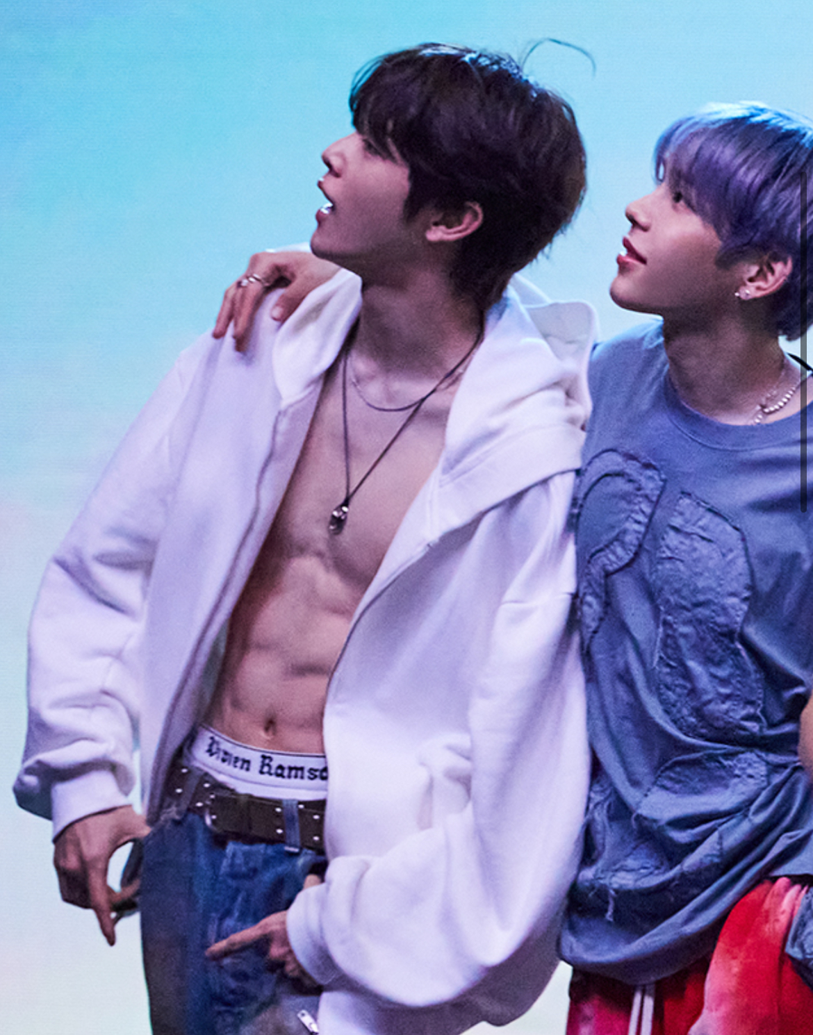[잡담] 성찬 복근 무늬 옷 입은 줄 알았어 | 인스티즈