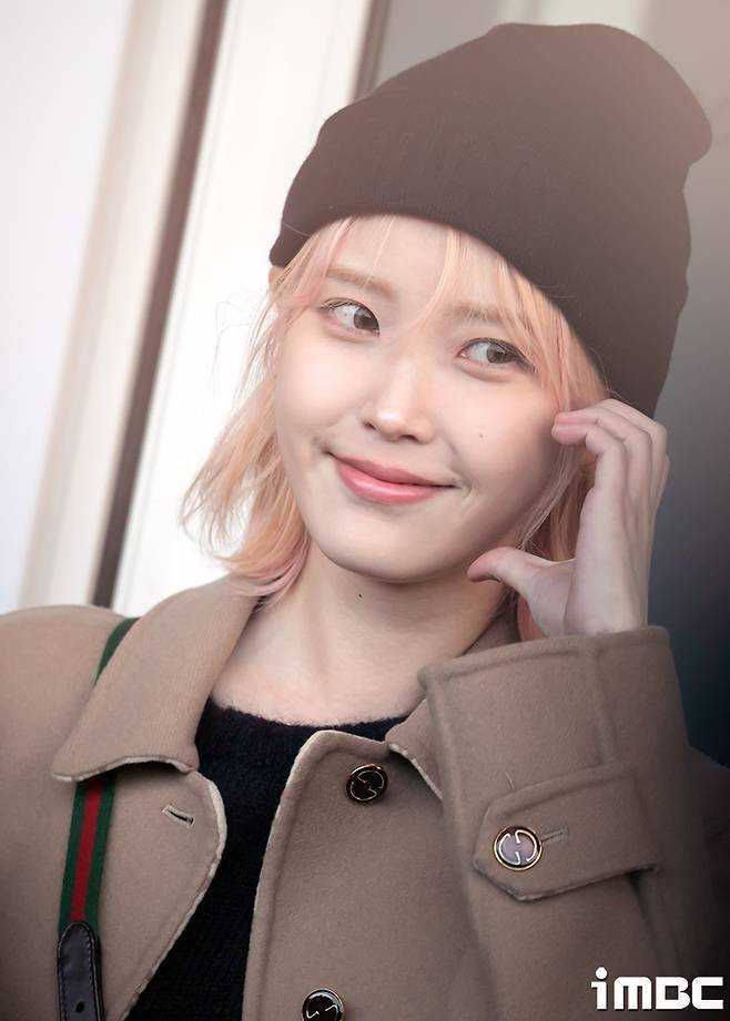 아이유 측, 때아닌 아이유에게 사과…"신기한 입장문" | 인스티즈