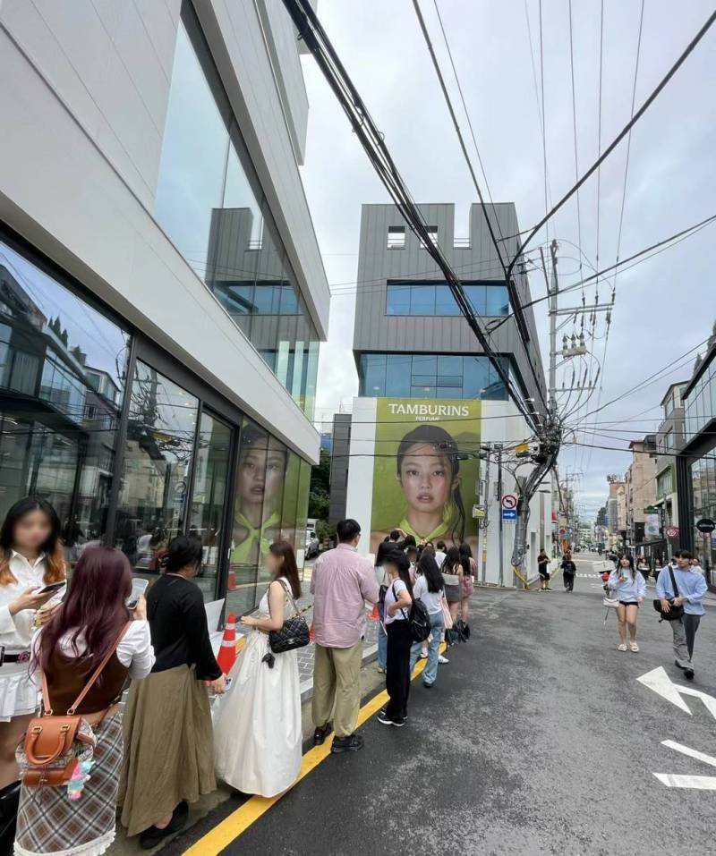 제니:자기 얼굴 크게 보는게 왜 부담스러워.JPG | 인스티즈