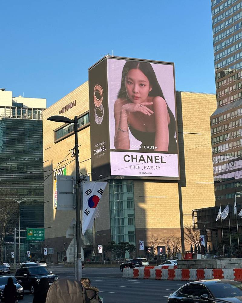 제니:자기 얼굴 크게 보는게 왜 부담스러워.JPG | 인스티즈