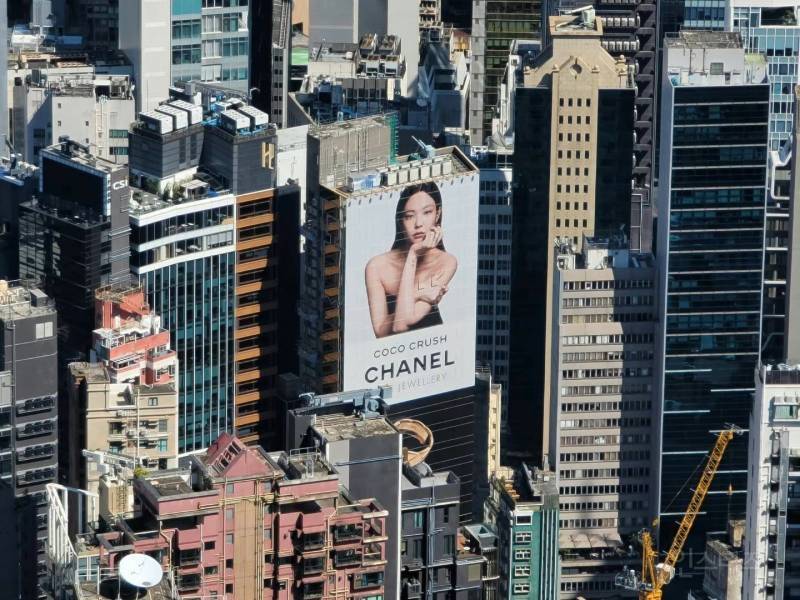 제니:자기 얼굴 크게 보는게 왜 부담스러워.JPG | 인스티즈