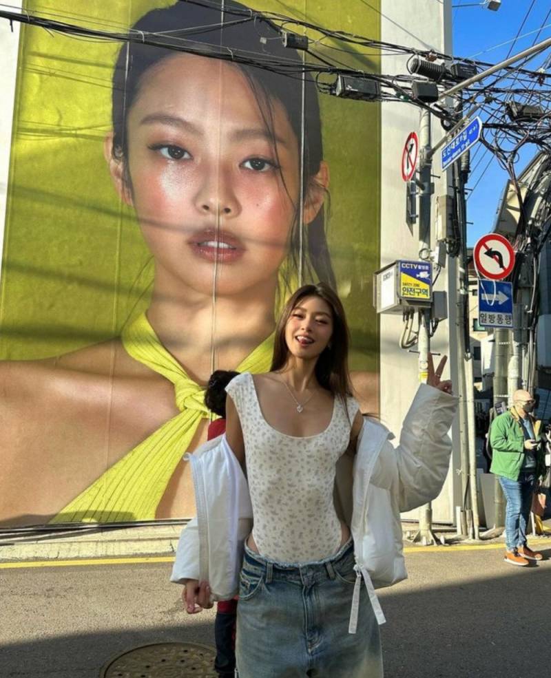 제니:자기 얼굴 크게 보는게 왜 부담스러워.JPG | 인스티즈