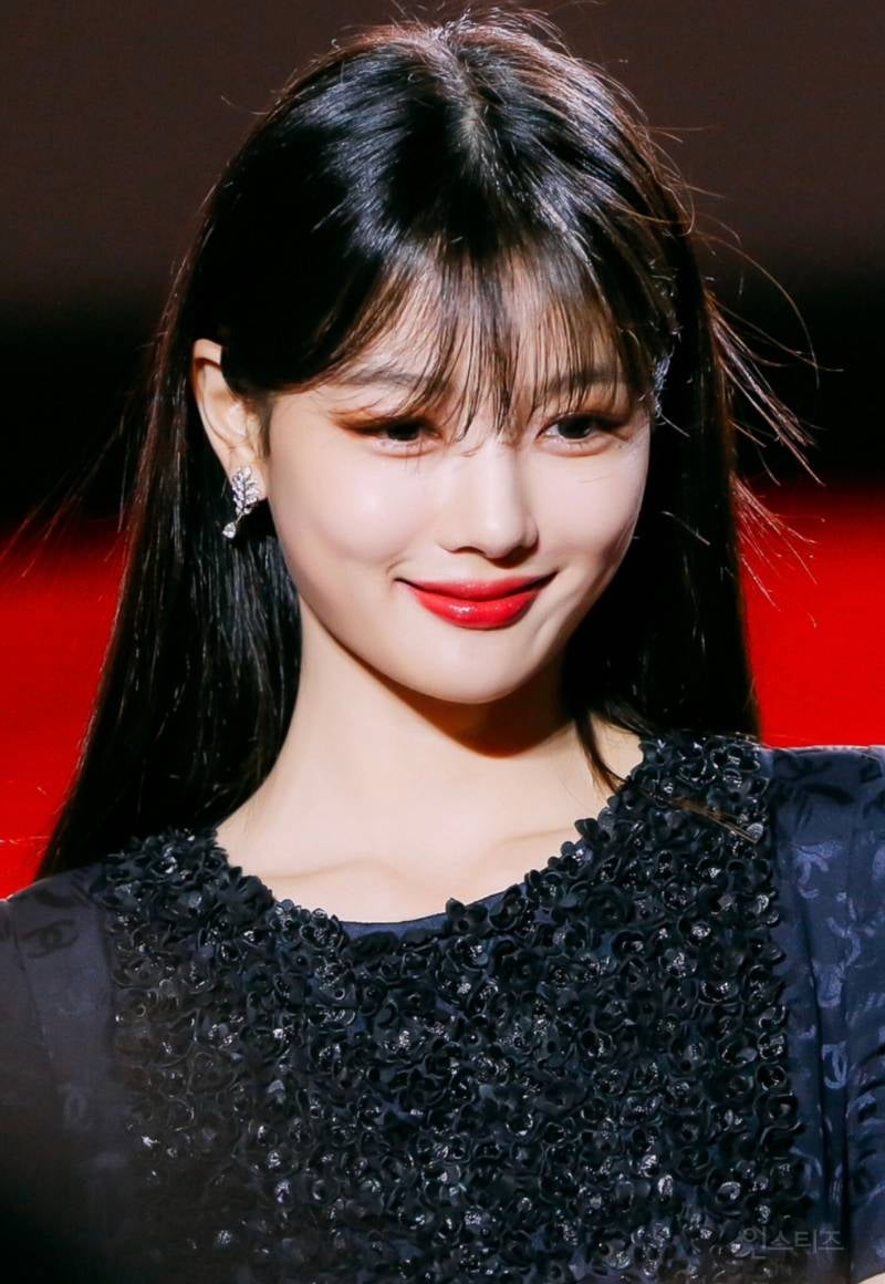 예뻐서 실검 1위 바로 찍었던 김유정 프로필 사진 | 인스티즈