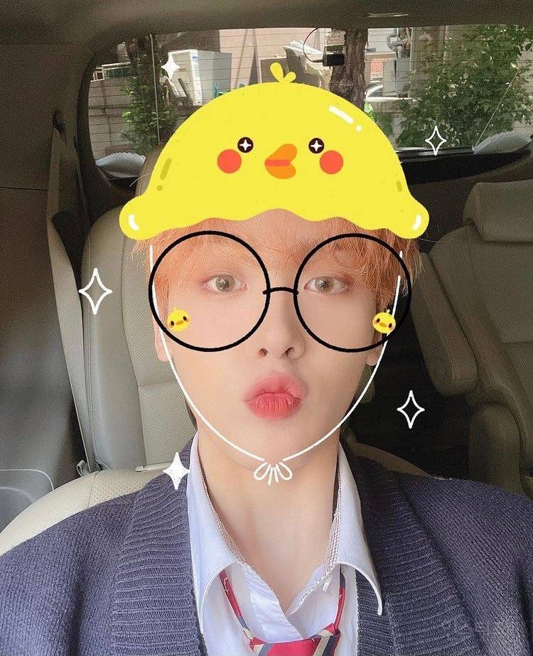 최근 젖살 쪽 빠져서 리즈 갱신한 남자 아이돌.jpg | 인스티즈